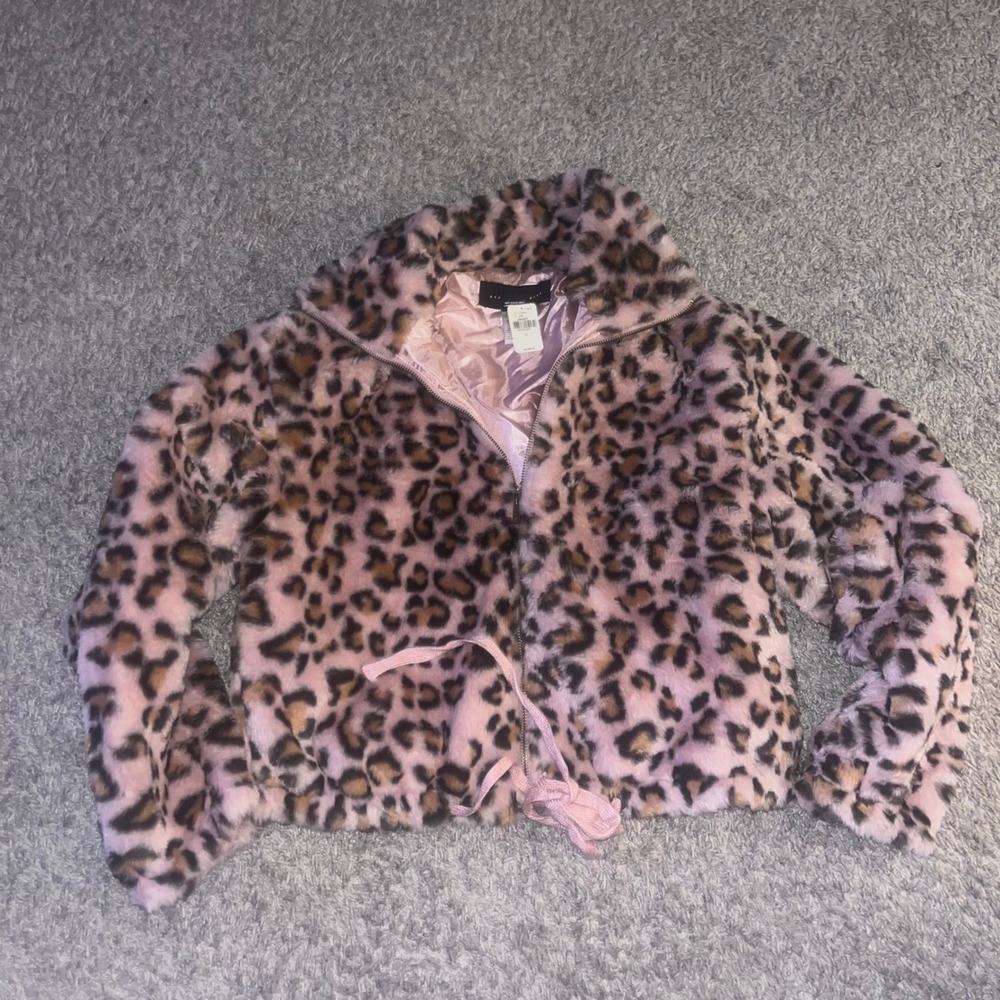 Know One Cares‎ Pink Leopard Faux Fur Jacket Cropped Zip Up XS NWT